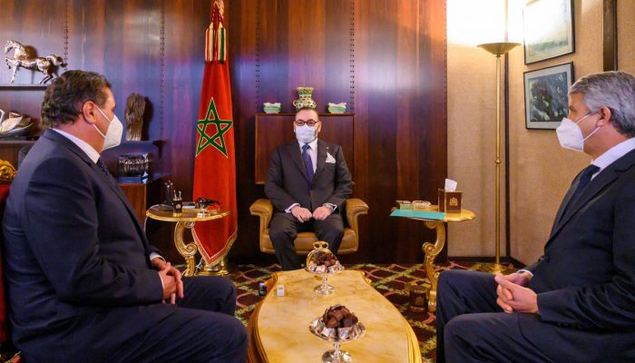 الصورة : جلالة الملك محمد السادس بالقصر الملكي يستقبل رئيس الحكومة الإسبانية