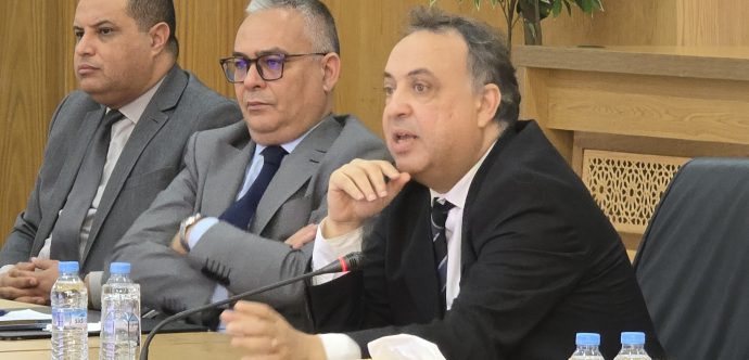 في إجتماع اللجنة الإقليمية…عامل المحمدية يبهر الحضور بدقته الميدانية ورؤيته التنموية الشاملة