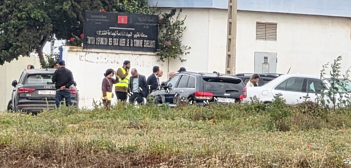 انفراد… جولة ميدانية لعامل المحمدية تفضح تعثراً في أوراش التطهير وتكشف “جبال” الأتربة ومستودعات عشوائية