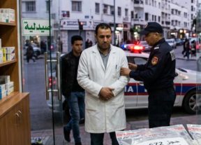 صيدلية في قلب الدار البيضاء تتحول إلى مصدر للأقراص المخدرة.. توقيف صيدلاني ومساعده وحجز 672 قرصاً