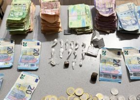 درك عين حرودة يطيح بمروج للكوكايين ويحجز 30 ألف درهم