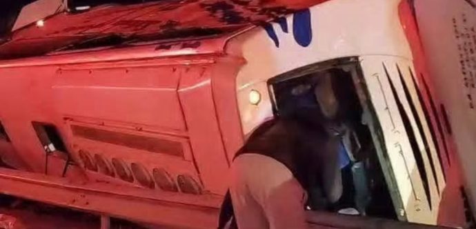فاجعة على طريق أكادير ومراكش.. أربعة قـ.تـ.لى و28 جريحا في اصطدام حافلة بسيارتين